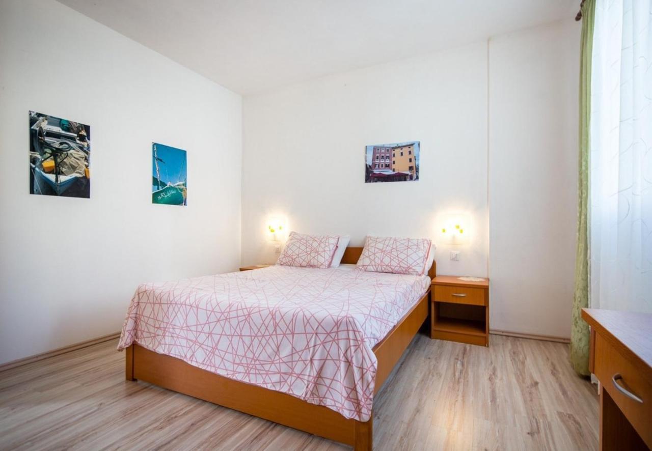 Apartment Draga With Sea View, Terrace & Parking โรวีน ภายนอก รูปภาพ